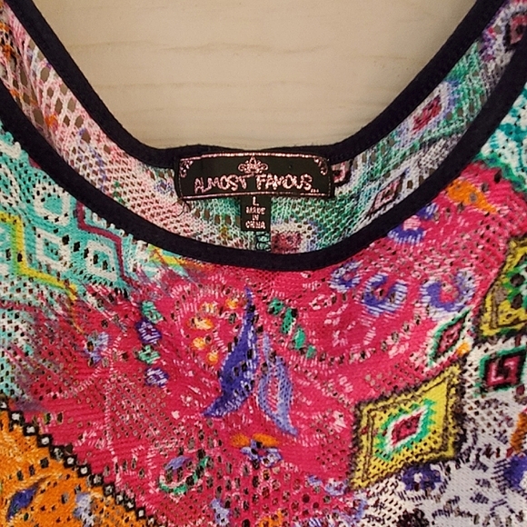 ALMOST FAMOUS Eclectic Graphic Woven Multicolored Cold-shoulder Boho Crop Top - Picture 2 of 13